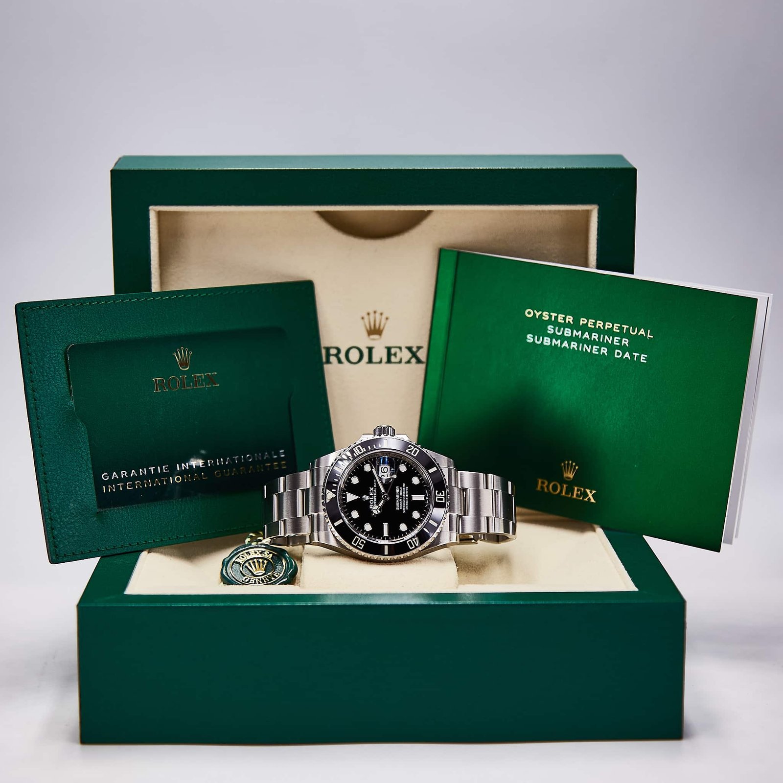 Rolex Submariner Date (126610)