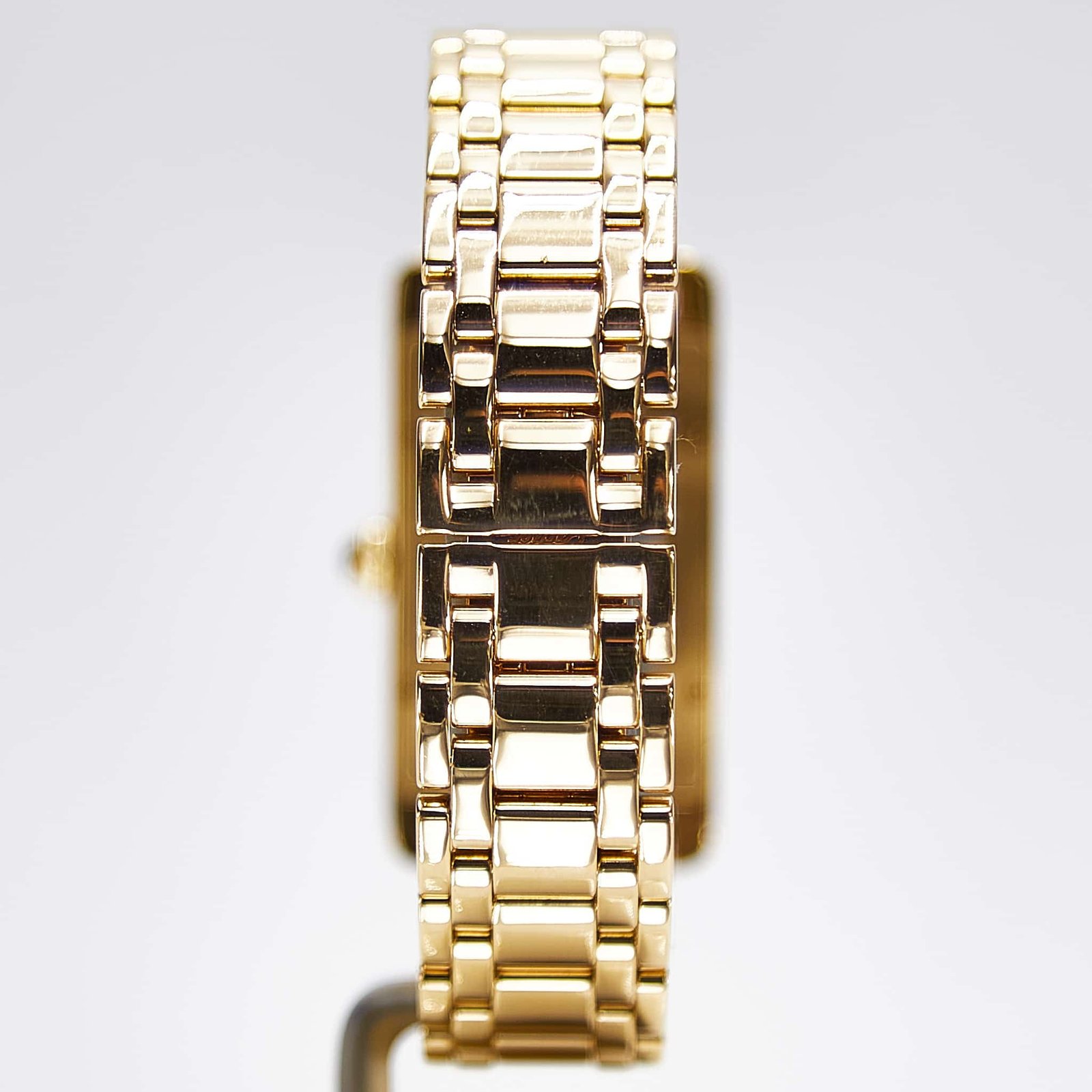 Cartier Tank Américaine (W26015K2)