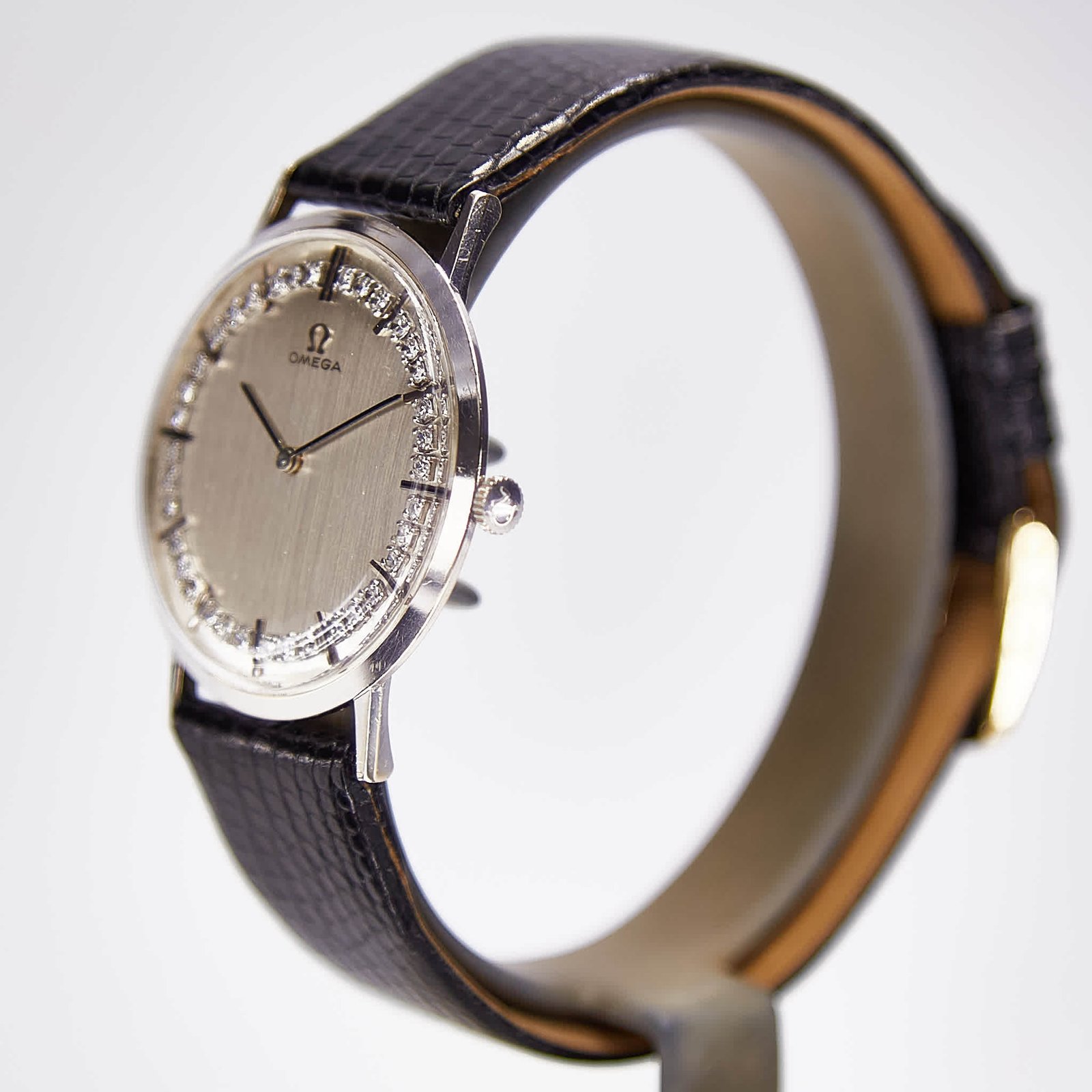 Omega (6672)