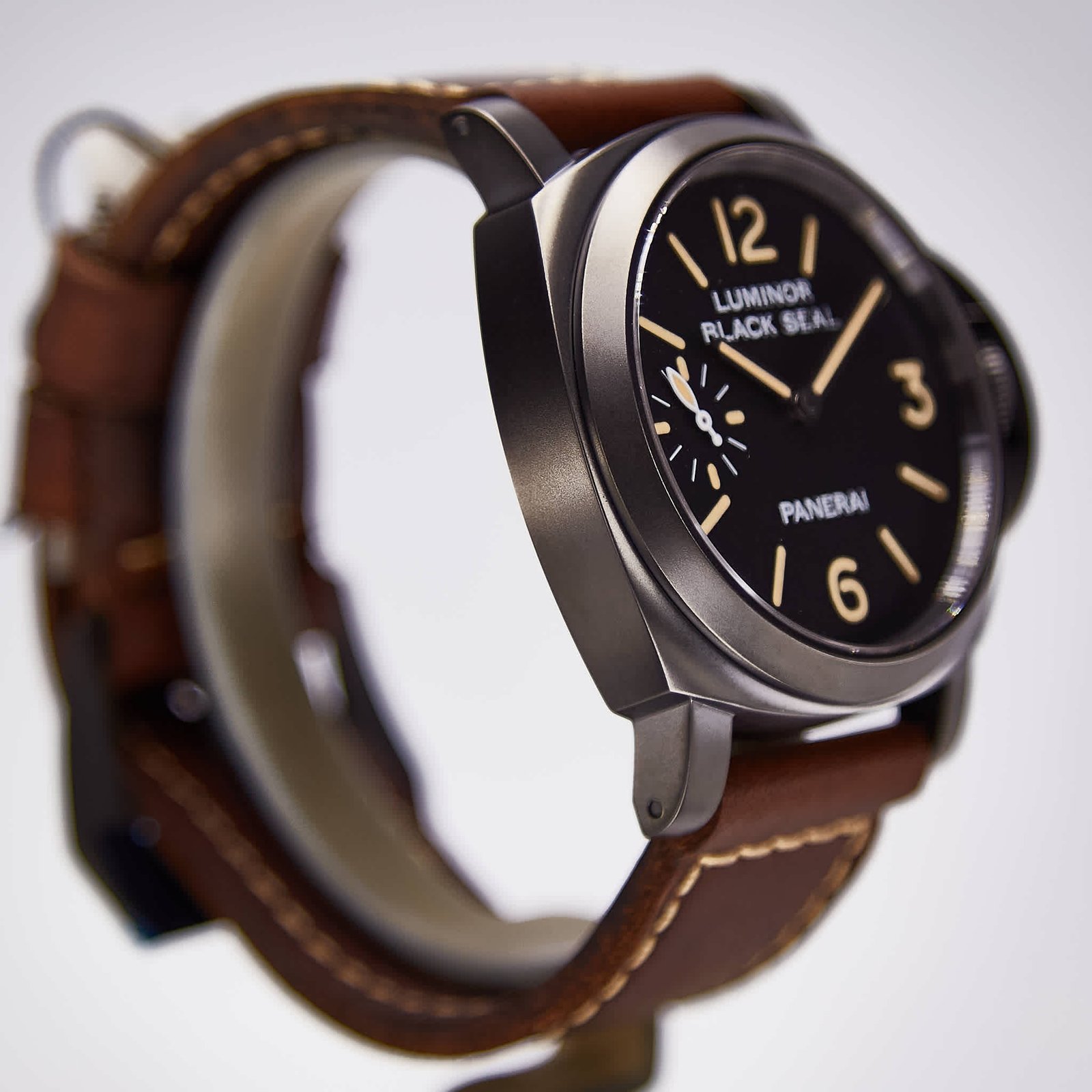 Panerai Luminor Set: Black Seal (PAM00594) || Daylight (PAM00602) – Unworn / New Old Stock