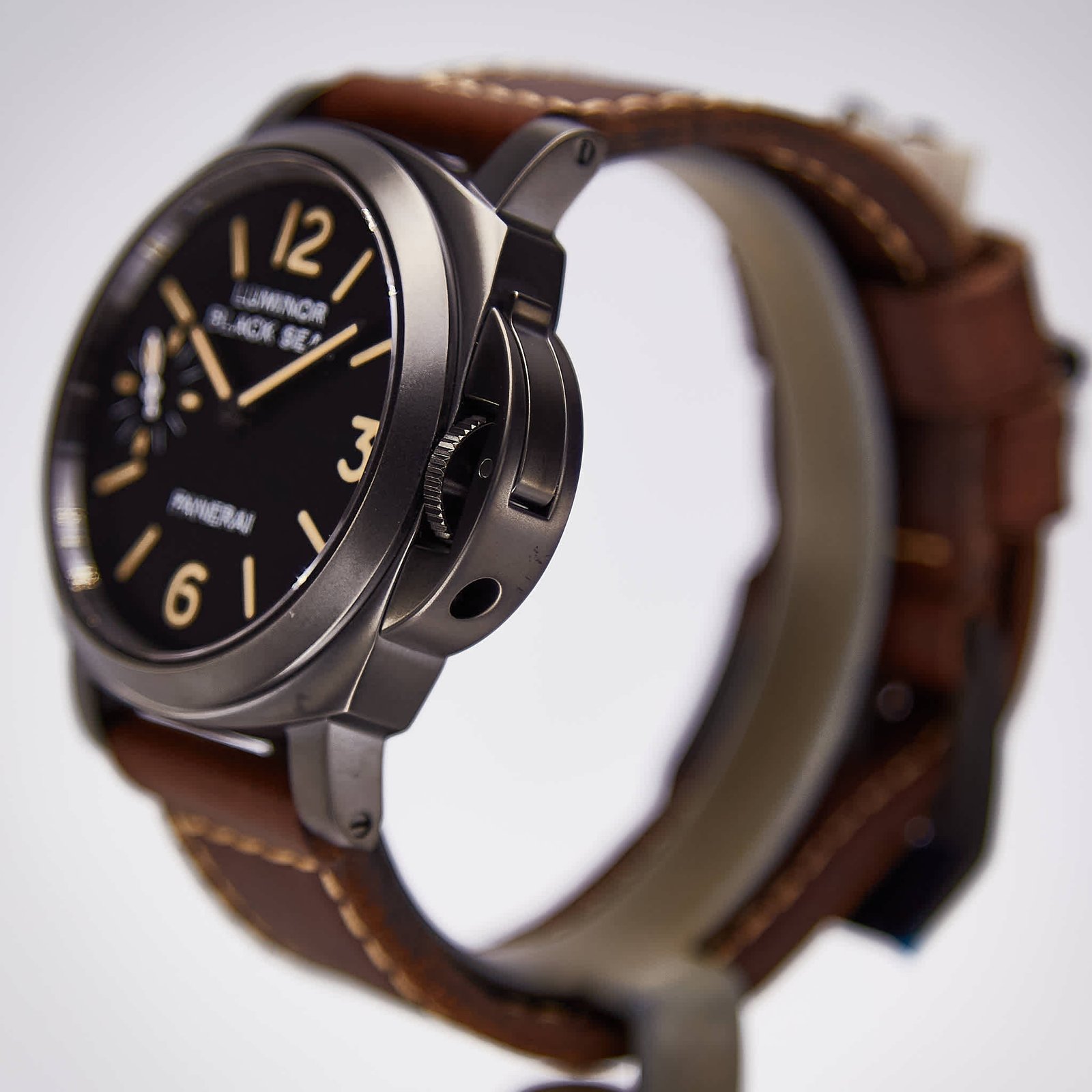 Panerai Luminor Set: Black Seal (PAM00594) || Daylight (PAM00602) – Unworn / New Old Stock