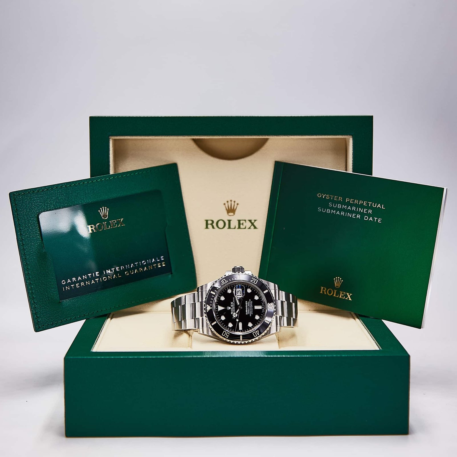 Rolex Submariner Date (126610)