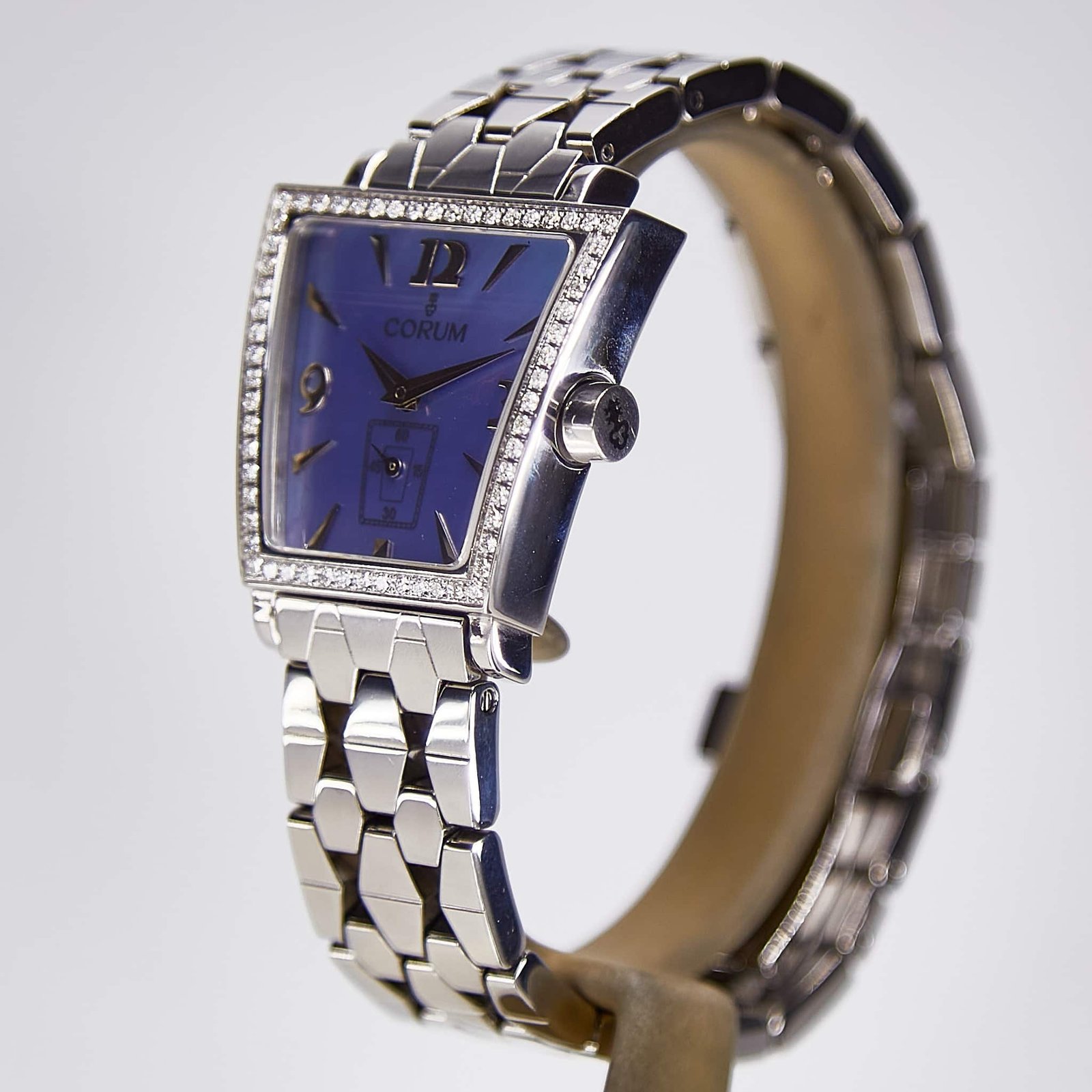 Corum Trapeze (105.404.47)