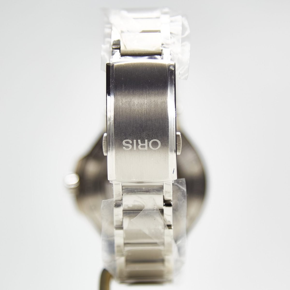 Oris Aquis Date Upcycle (01 733 7787 4150)
