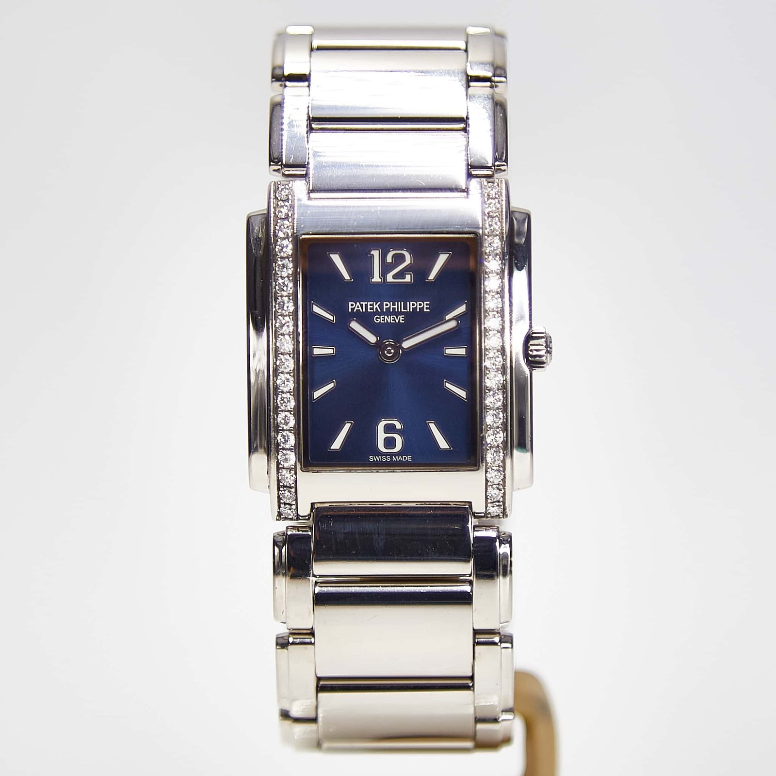 Patek Philippe Twenty-4 (4910/1200A-001)