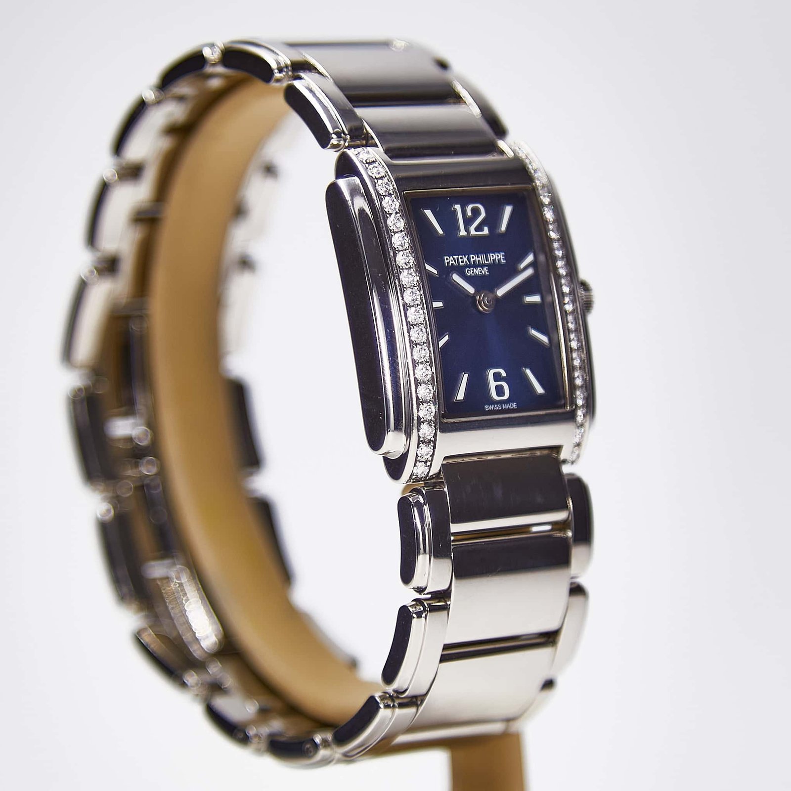 Patek Philippe Twenty-4 (4910/1200A-001)