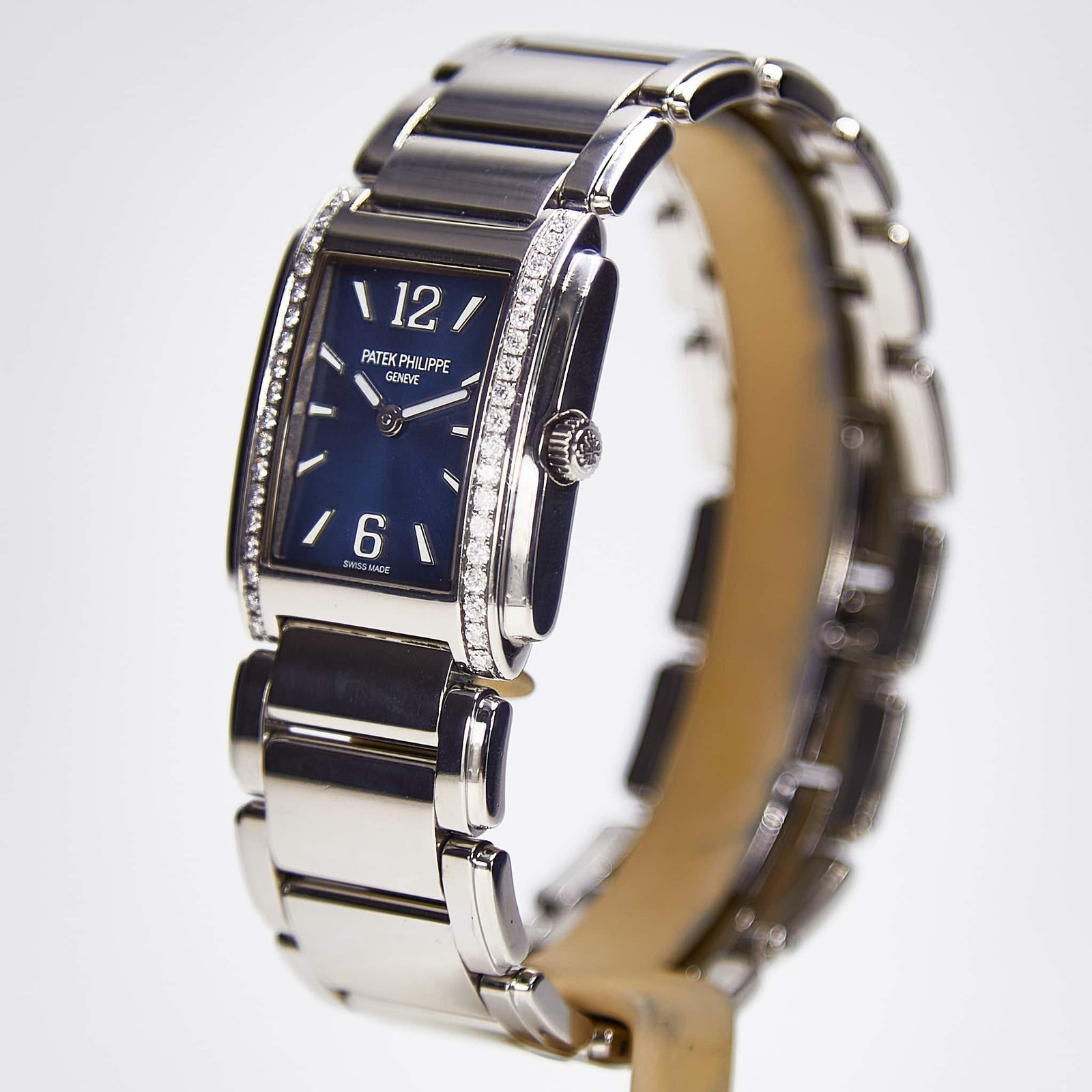 Patek Philippe Twenty-4 (4910/1200A-001)